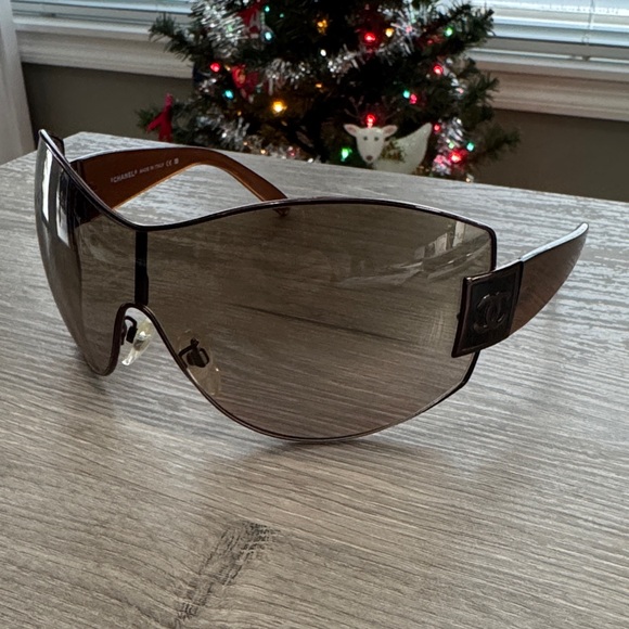 CHANEL Brown Shield Sunglasses